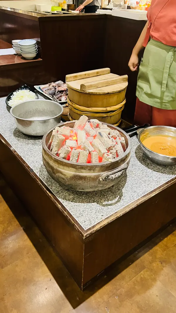 男鹿半島名物　石焼鍋。