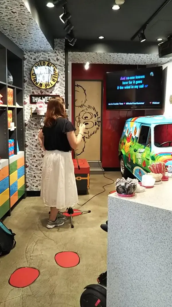 英語で注文or英語で熱唱すると1枚無料！