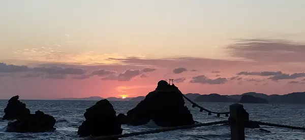 徐々に顔を出す朝日