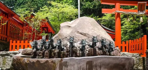 九頭龍手水舎