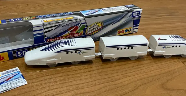 帰りにリニアグッズをお土産に…