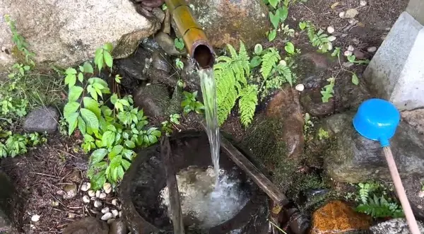 水汲み用の冷泉