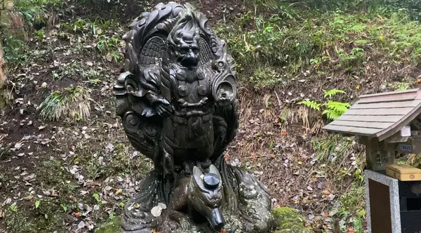 天狗化身像