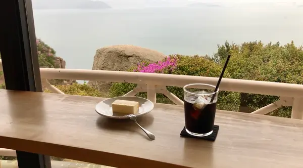チーズテリーヌとアイスコーヒー