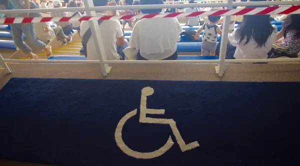 車いす用観客席