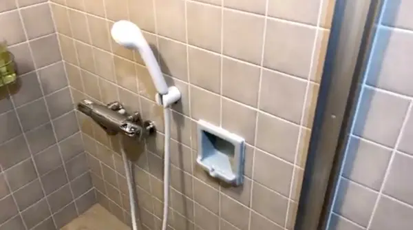 シャワー