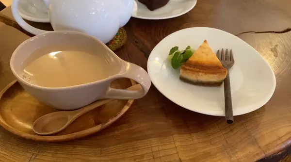 チャイティーラテとチーズケーキ