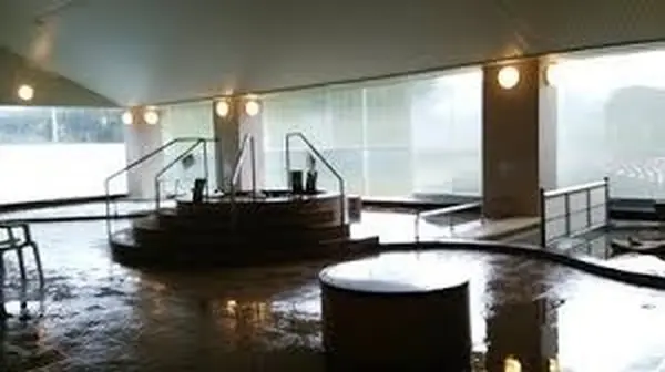 八木鼻の麓にある日帰り温泉施設