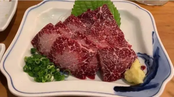 くじらの尾の身 700円