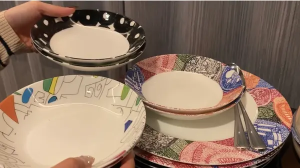 ヘラルボニールーム限定のオシャレなお皿💓