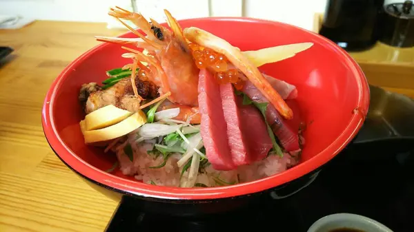 贅沢海鮮丼
