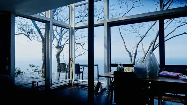 部屋の中からの景色