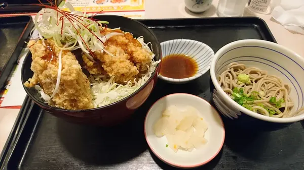 山賊丼セット冷やそば　９７１円