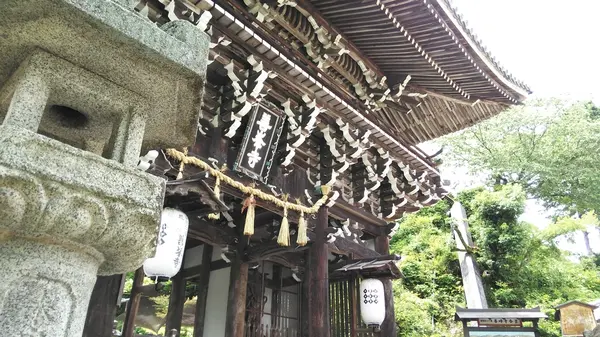 威風堂々な山門（楼門）