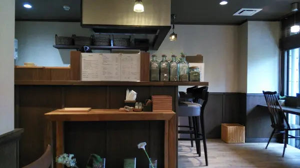 クラシカルで落ち着いたたたずまいの店内