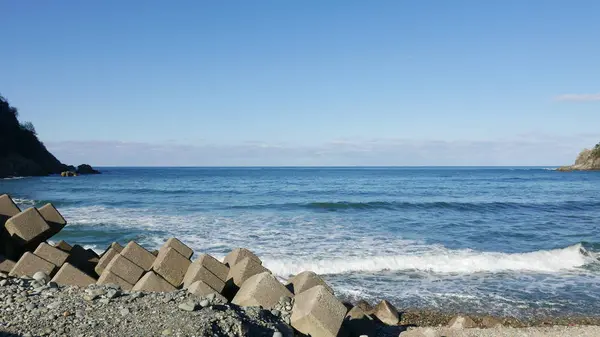 橋梁下の美しい海