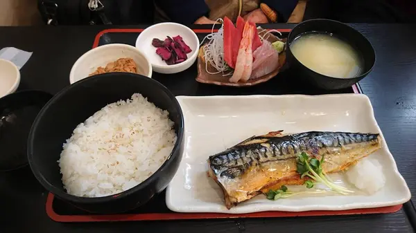 自家製天日干しトロさば干物定食１２００円