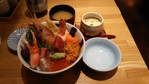 築地海鮮丼