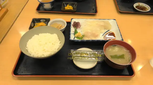 どんぶり横丁　いくら亭