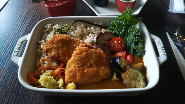 塩こうじチキンカツとオーガニック野菜のカレー