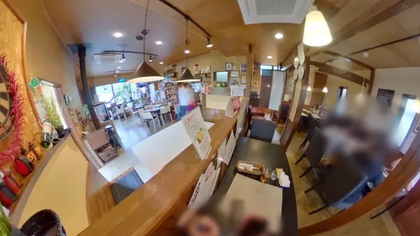 アウトバースト&ポンタ 内観