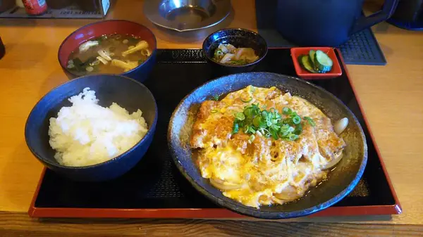カツ玉子とじ定食