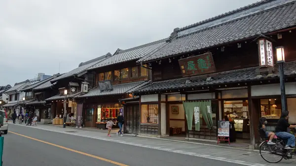 タイムスリップしたかのような街並み