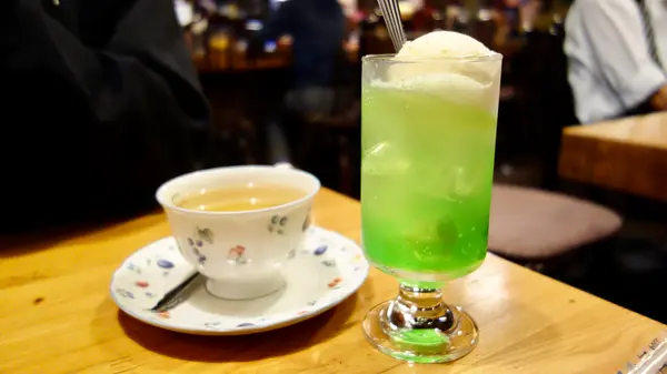 特急電車待ちのひとときは喫茶で