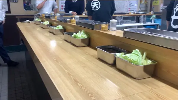 カウンター席のみ