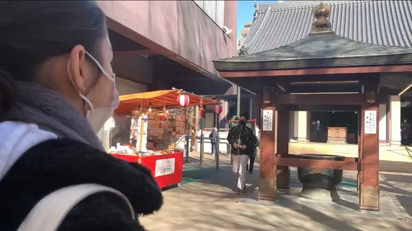 お寺に入ると、屋台らしきものが・・・