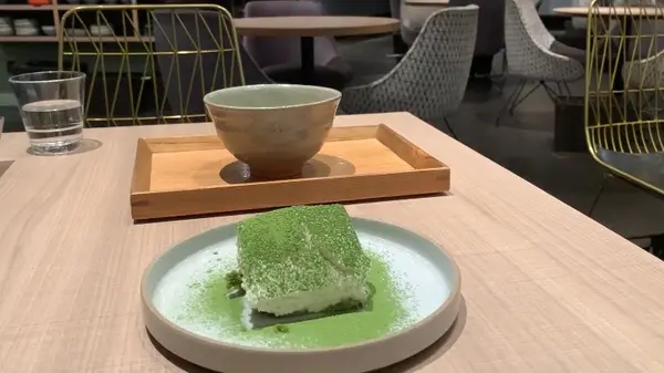抹茶500円と抹茶豆乳ティラミス 750円