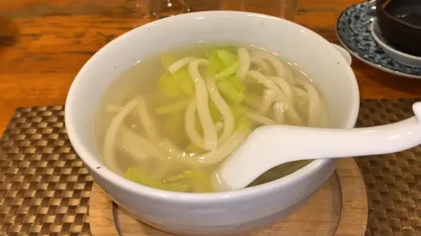 黄ニラのあんかけうどん　680円