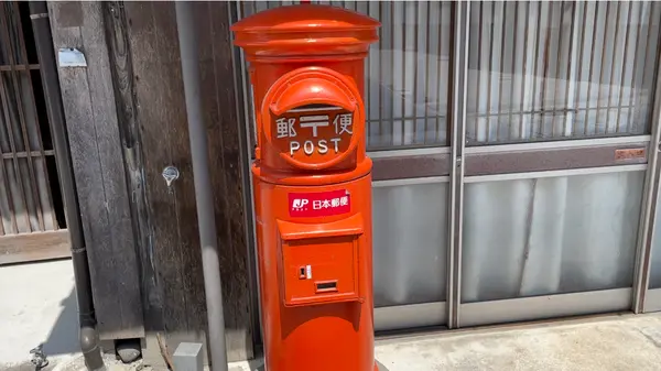 レトロな郵便ポストを発見！