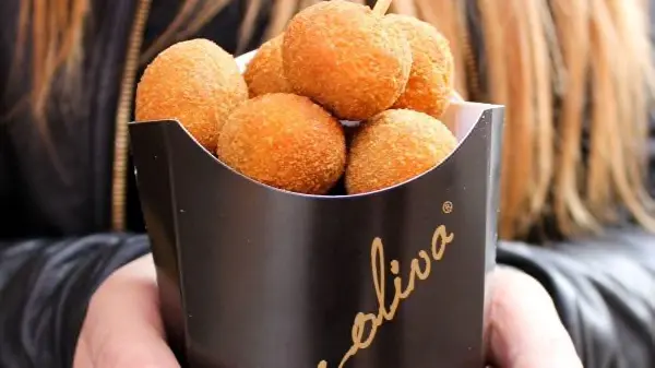 アスコリの名物！オリーブの肉詰めを食べよう🫒