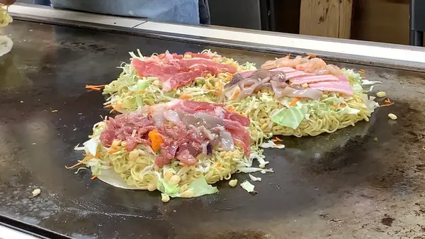 三原モツモダン焼　800円