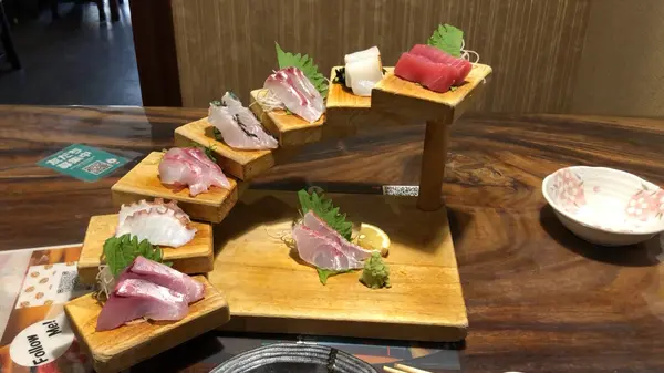 てっぺん盛り(刺身) 1,639円