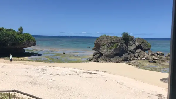 目の前は海