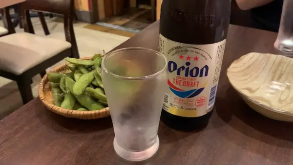 オリオンビール(中瓶)¥800とお通し