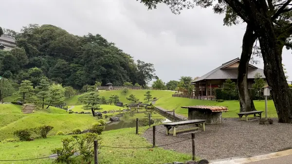 金沢城公園の門の先