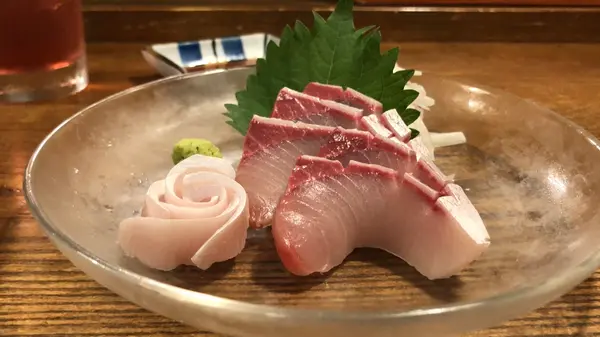 ブリ刺し ハーフサイズ ¥440