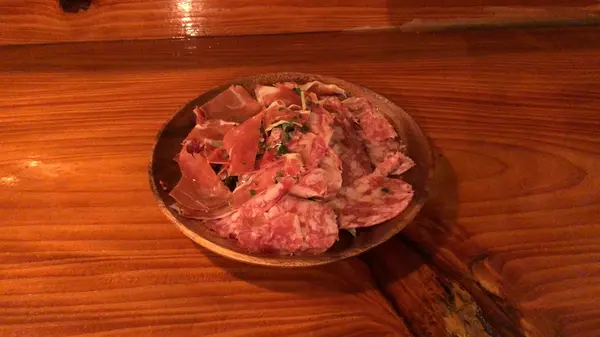 イベリコサラミ&生ハム ¥650