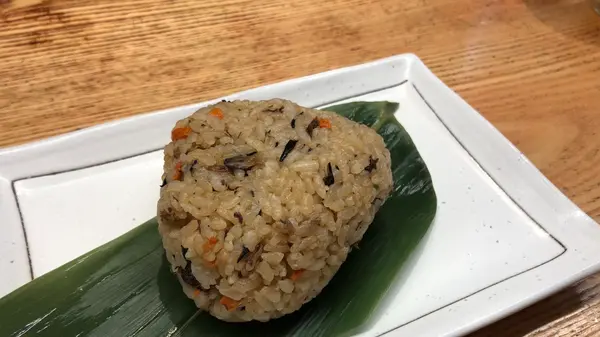 くふぁじゅーしー(沖縄風炊き込みご飯) ¥300