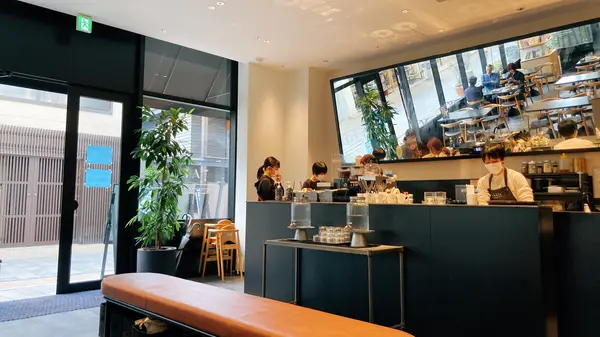 KARAE TABLE(ダイニング&ブックカフェ)