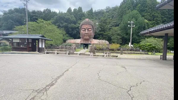 大きな大仏様の顔！