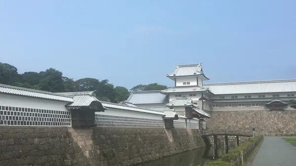 橋爪門を遠方から