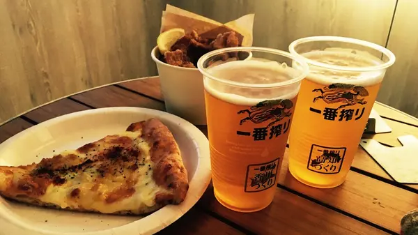 ご当地ビール500円、ピザ500円…