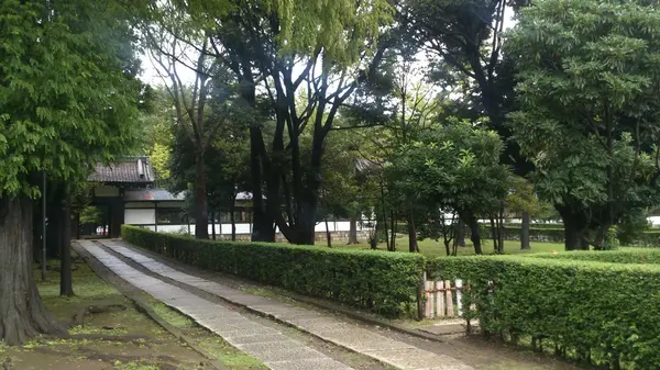 敷地内に鶴見大学＆付属中高もある巨大寺院