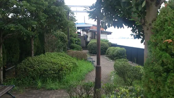 海芝浦駅で小休止