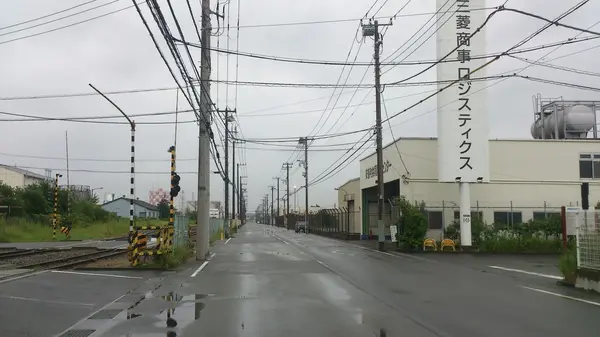 石油支線沿線を歩く