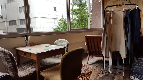 窓際の席